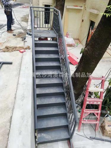 承揽户外加建钢结构楼梯 多层消防楼梯施工方案 生产高层应急楼梯
